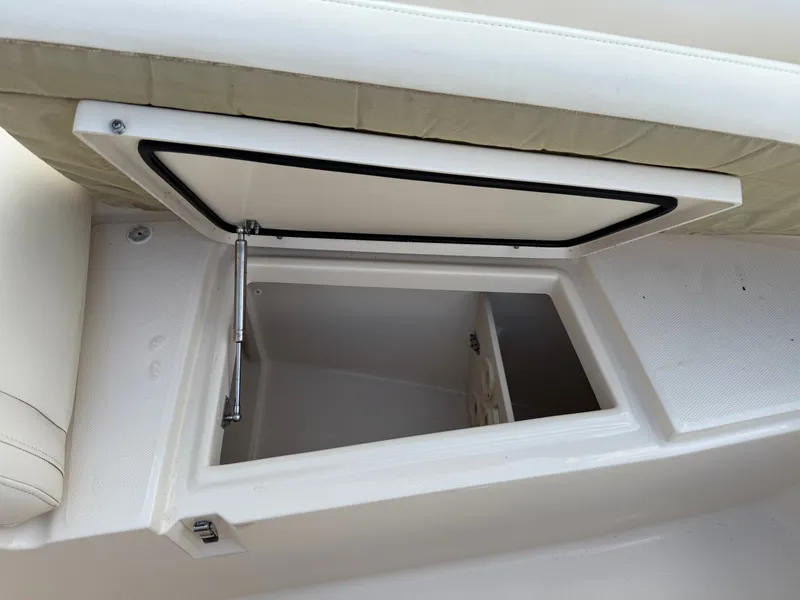 Slide: The Image of Grady-White Freedom 275 2018 - 16