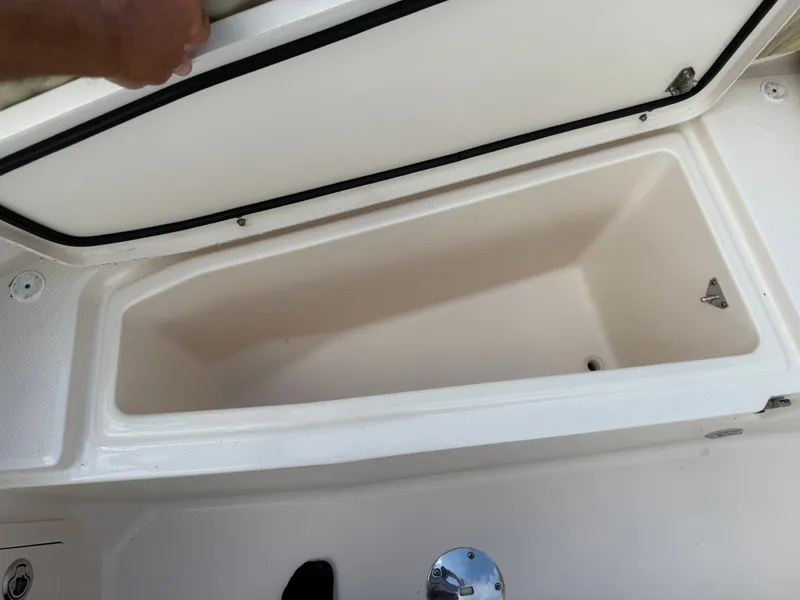 Slide: The Image of Grady-White Freedom 275 2018 - 17