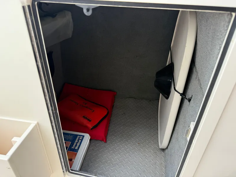 Slide: The Image of Grady-White Freedom 275 2018 - 18