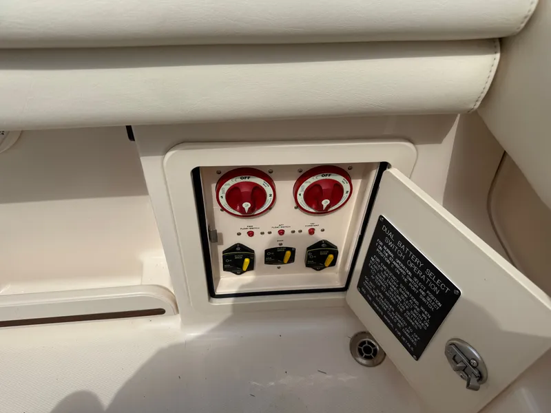 Slide: The Image of Grady-White Freedom 275 2018 - 32