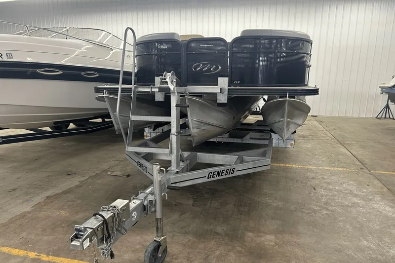 Slide: The Image of Manitou 210 Aurora LE 2019 - 3