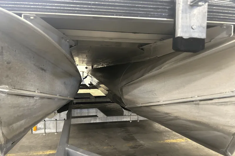 Slide: The Image of Manitou 210 Aurora LE 2019 - 43