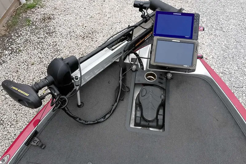 Slide: The Image of 2015 Ranger Z521C boat deck with trolling motor and dual fish finders. - 24