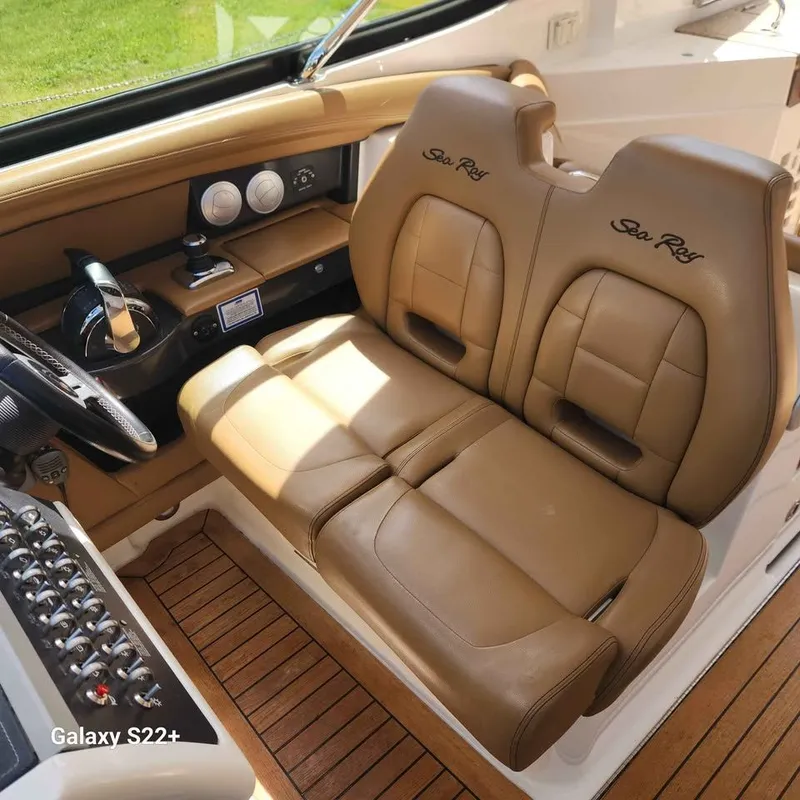 Slide: The Image of Sea Ray SLX 350 2014 - 12