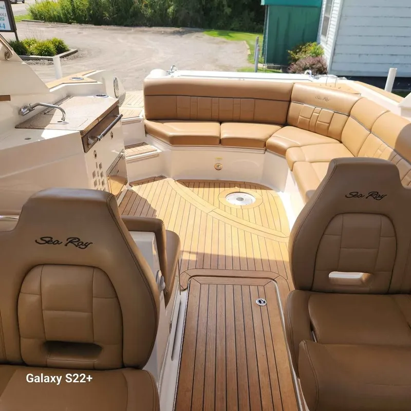 Slide: The Image of Sea Ray SLX 350 2014 - 15