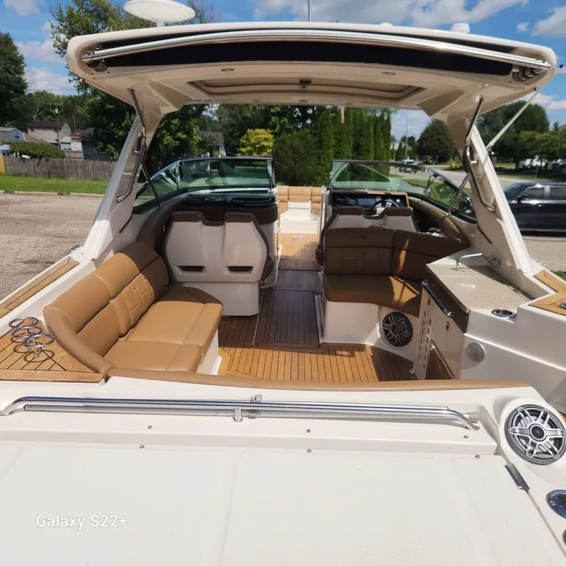 Slide: The Image of Sea Ray SLX 350 2014 - 3