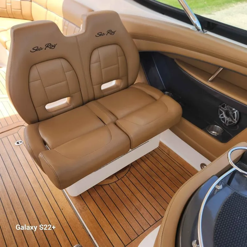 Slide: The Image of Sea Ray SLX 350 2014 - 9