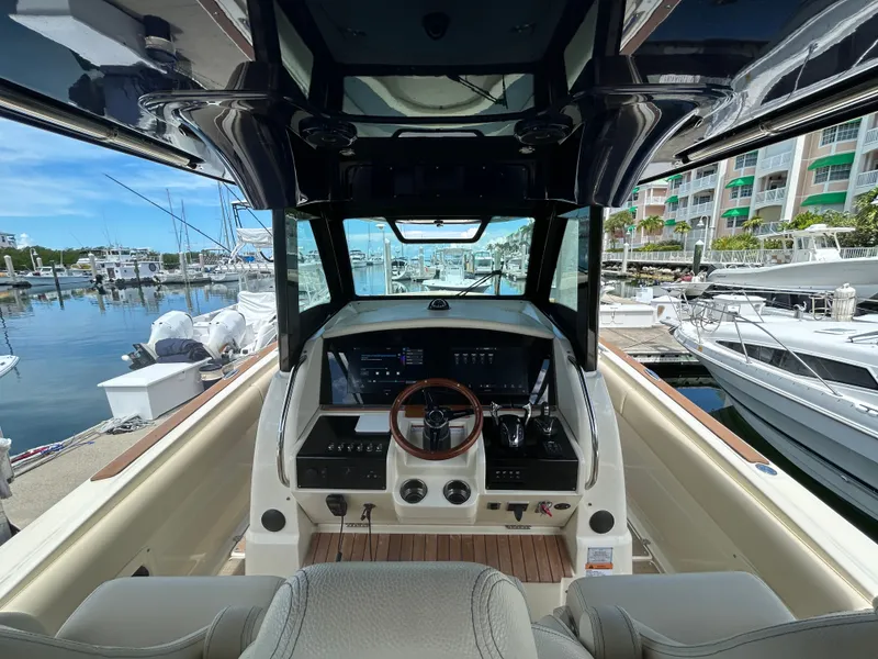 Slide: The Image of Chris-Craft Catalina 34 2023 - 10