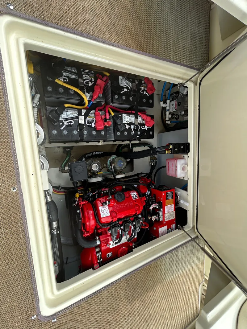 Slide: The Image of Chris-Craft Catalina 34 2023 - 14