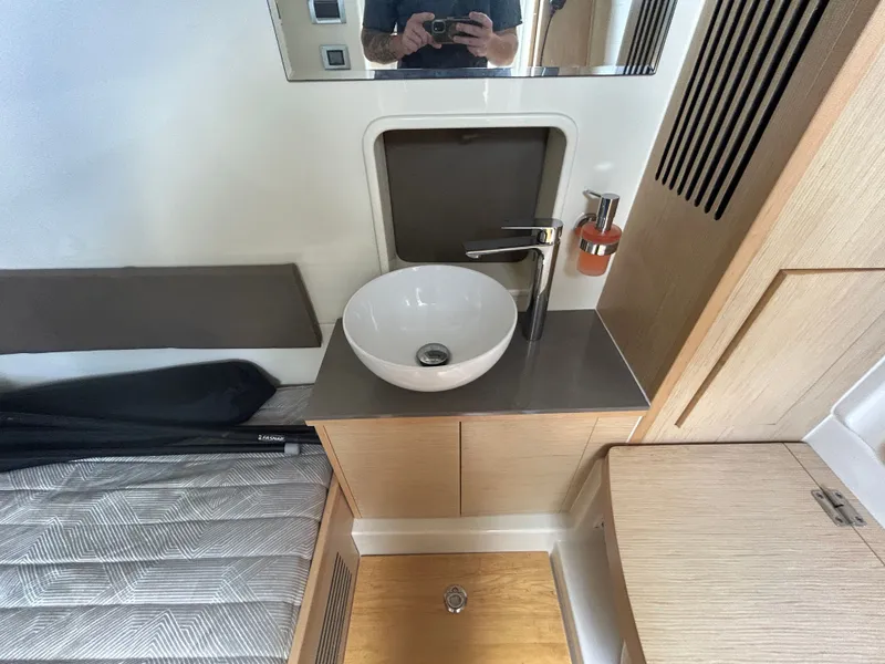 Slide: The Image of Chris-Craft Catalina 34 2023 - 17