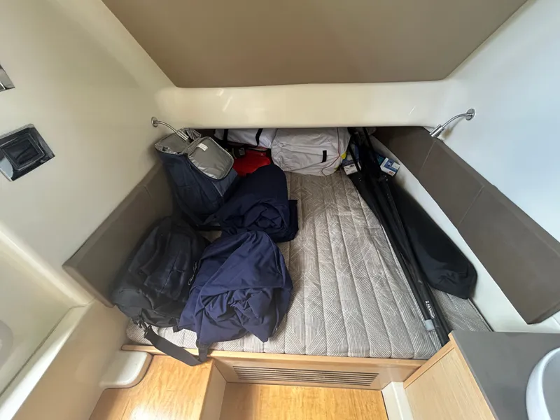 Slide: The Image of Chris-Craft Catalina 34 2023 - 18