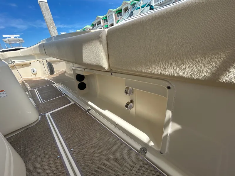Slide: The Image of Chris-Craft Catalina 34 2023 - 21