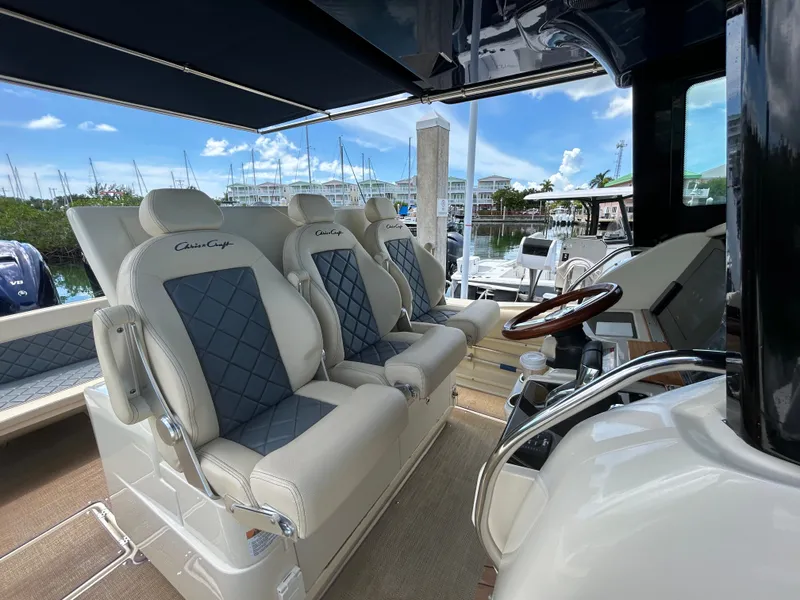 Slide: The Image of Chris-Craft Catalina 34 2023 - 3