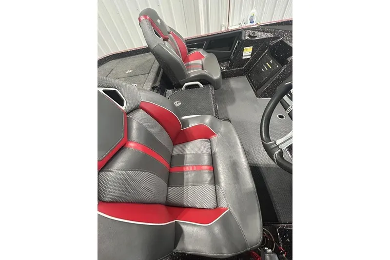 Slide: The Image of 2023 Ranger Z520R boat with Minn Kota trolling motor and Lowrance fishfinder. - 5