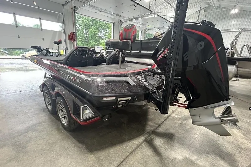 Slide: The Image of 2023 Ranger Z520R boat with powerful 250 engine at Foothills Marine Center. - 7