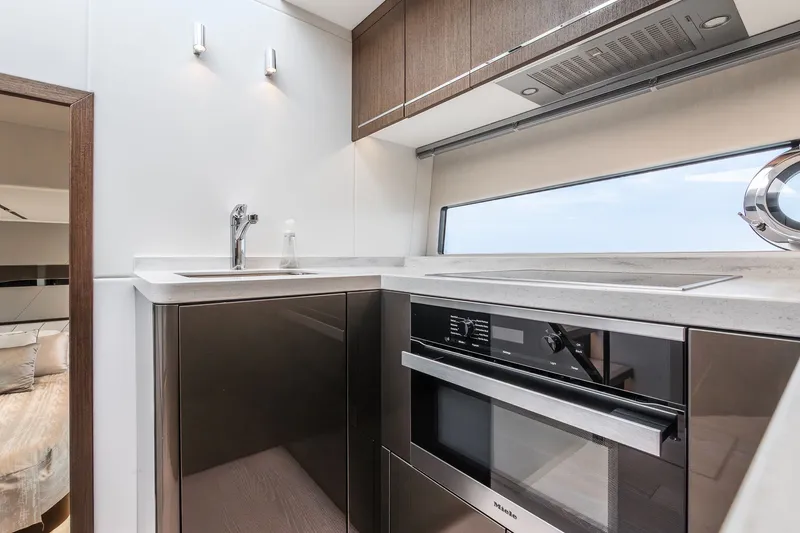 Slide: The Image of Sunseeker Predator 60 EVO 2021 - 45