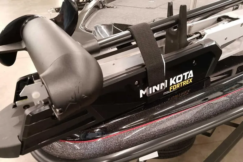 Slide: The Image of 2025 Ranger Z185 Z Pack with Minn Kota Fortrex trolling motor. - 6