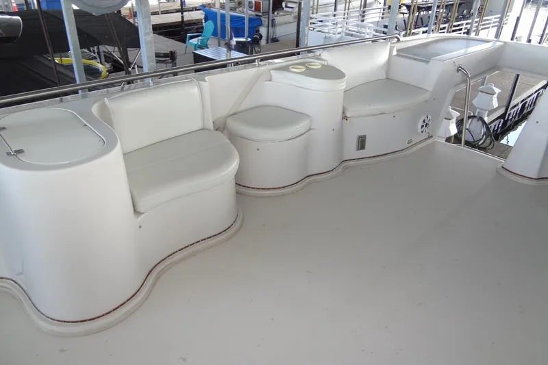 Slide: The Image of Spacious deck seating on 2008 Bluewater 5200 Signature Edition yacht. - 19