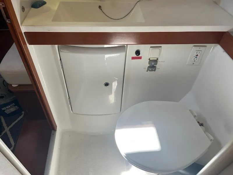 Slide: The Image of Beneteau Oceanis 2013 - 25