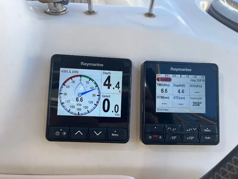 Slide: The Image of Beneteau Oceanis 2013 - 8