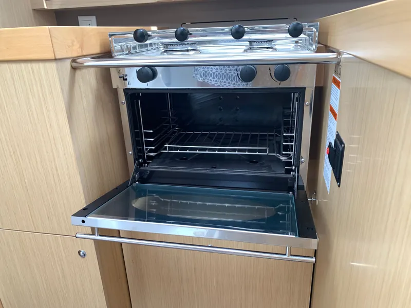 Slide: The Image of Beneteau Oceanis 38.1 2018 - 10