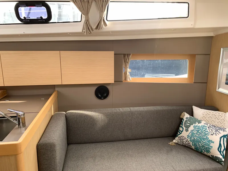 Slide: The Image of Beneteau Oceanis 38.1 2018 - 15
