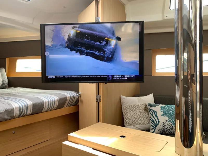 Slide: The Image of Beneteau Oceanis 38.1 2018 - 25