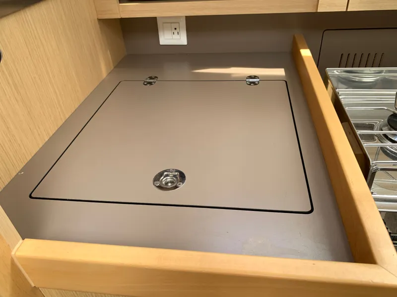 Slide: The Image of Beneteau Oceanis 38.1 2018 - 6