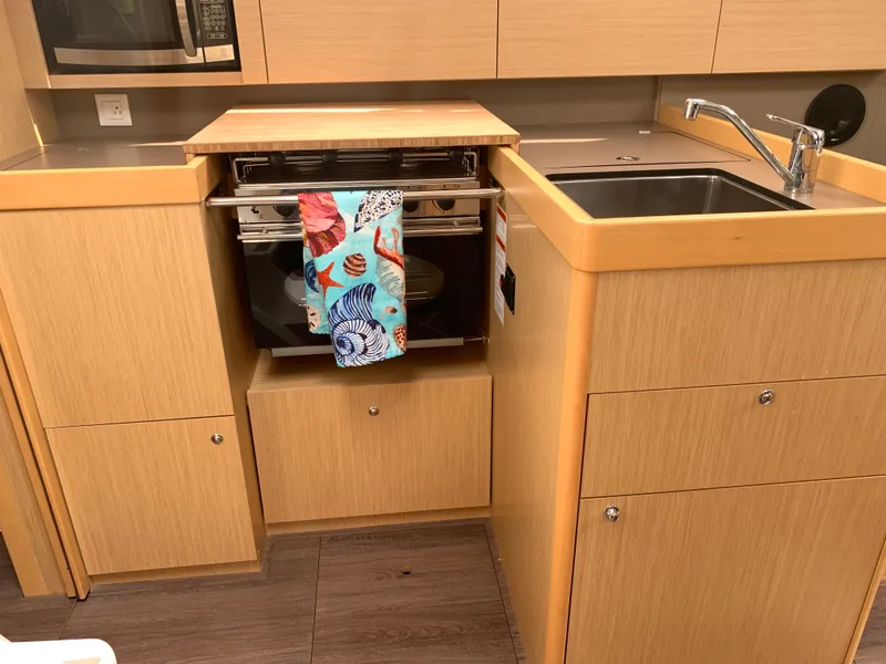 Slide: The Image of Beneteau Oceanis 38.1 2018 - 7