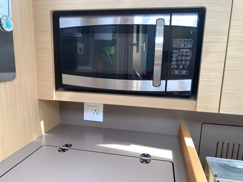 Slide: The Image of Beneteau Oceanis 38.1 2018 - 8