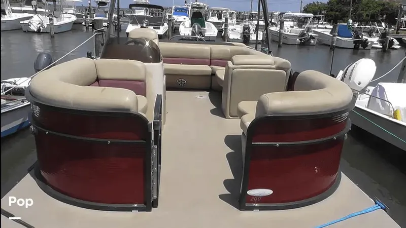 Slide: The Image of Manitou Aurora LE 20 2019 - 1