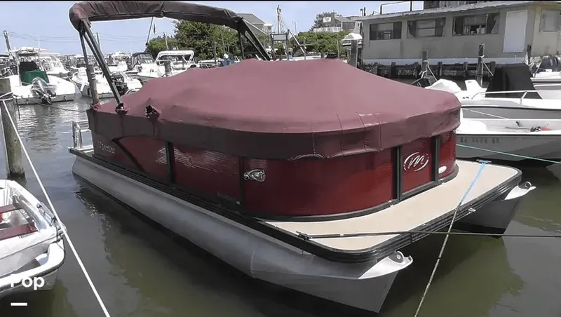 Slide: The Image of Manitou Aurora LE 20 2019 - 3