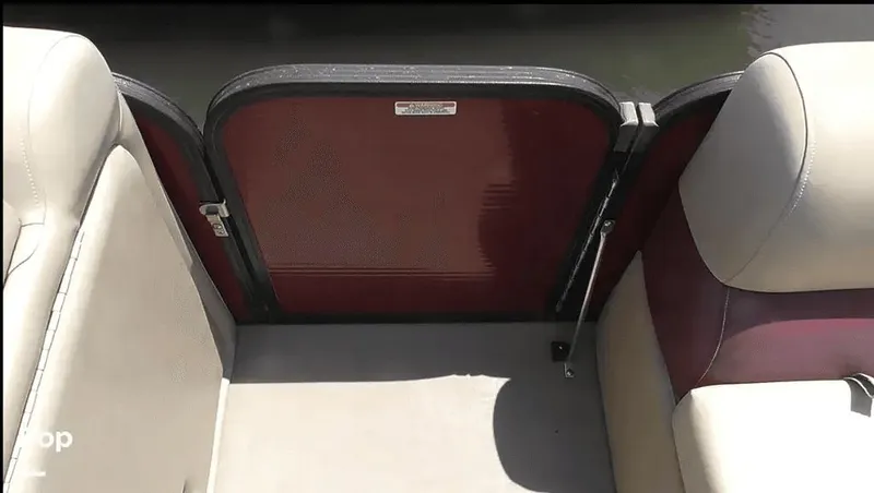 Slide: The Image of Manitou Aurora LE 20 2019 - 30