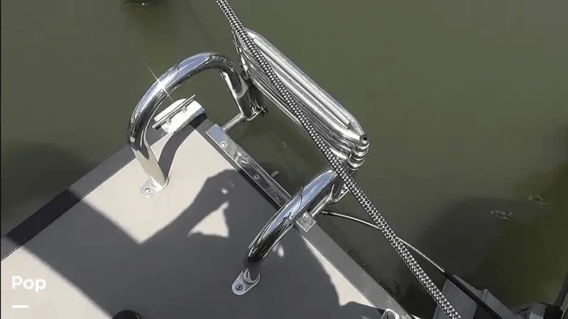 Slide: The Image of Manitou Aurora LE 20 2019 - 33