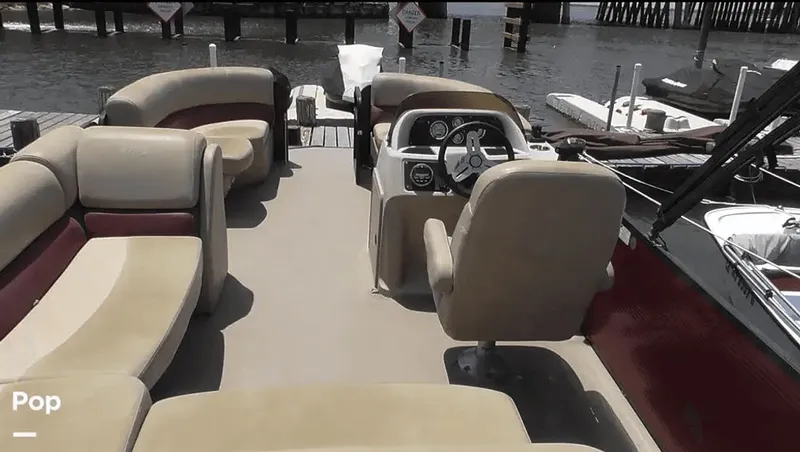 Slide: The Image of Manitou Aurora LE 20 2019 - 5