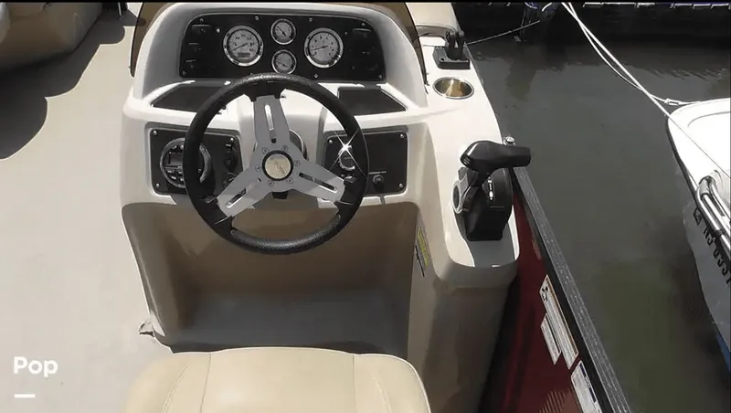 Slide: The Image of Manitou Aurora LE 20 2019 - 6