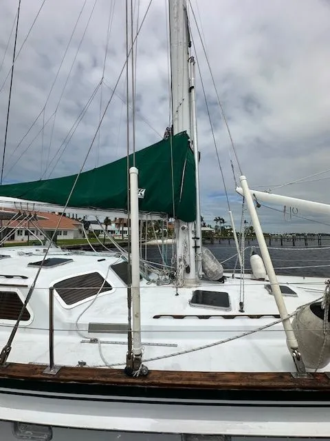 Slide: The Image of Irwin Cutter Rig Ketch 1985 - 14