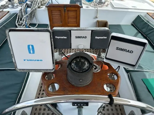 Slide: The Image of Irwin Cutter Rig Ketch 1985 - 25