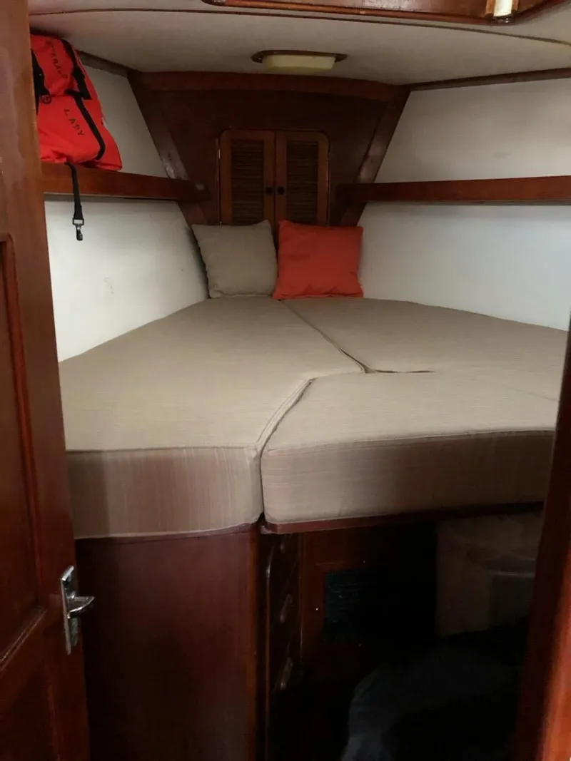 Slide: The Image of Irwin Cutter Rig Ketch 1985 - 35