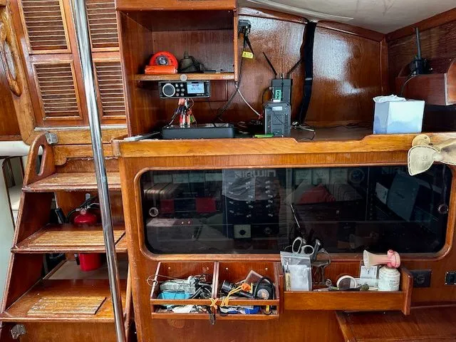 Slide: The Image of Irwin Cutter Rig Ketch 1985 - 38