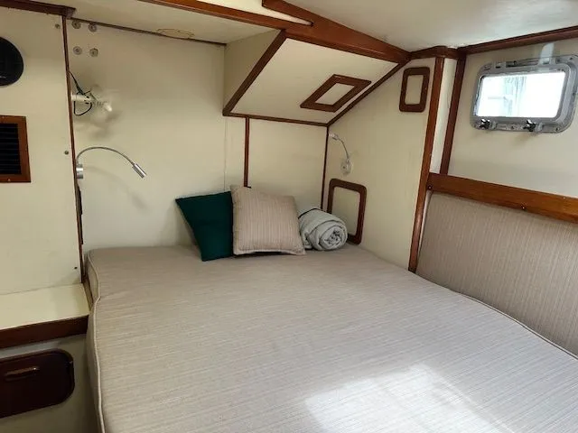 Slide: The Image of Irwin Cutter Rig Ketch 1985 - 73