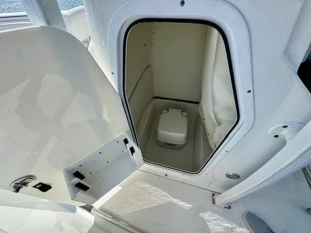 Slide: The Image of Sea Hunt Triton 210 2015 - 10