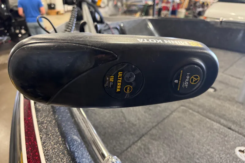 Slide: The Image of Minn Kota Ulterra motor on 2022 Nitro ZV21 Pro boat, featuring i-Pilot technology. - 16