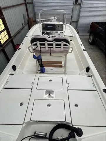 Slide: The Image of Epic E2 Handlaid Hull 2018 - 4