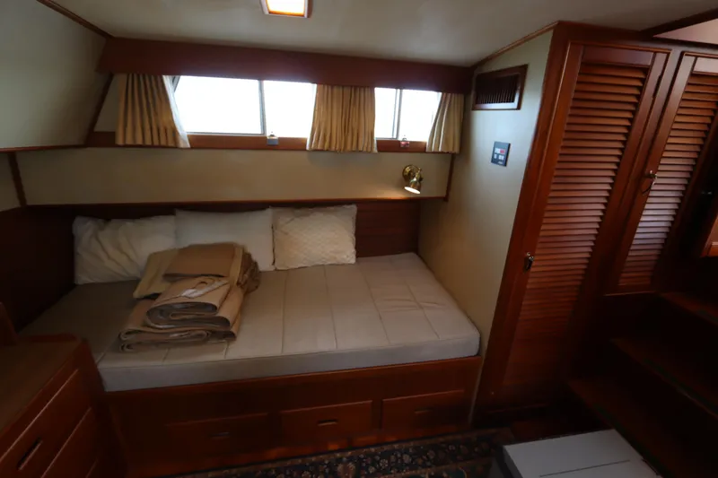 Slide: The Image of Grand Banks 42 Classic 1993 - 75