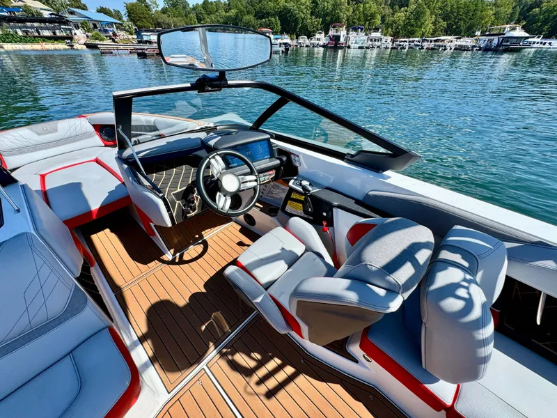 Slide: The Image of Nautique Super Air Nautique GS22 2021 - 12