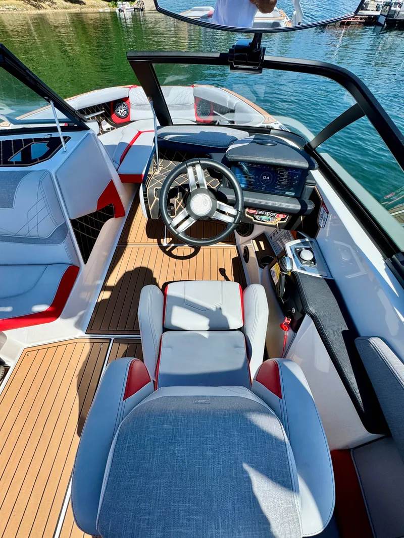 Slide: The Image of Nautique Super Air Nautique GS22 2021 - 13