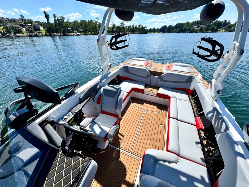 Slide: The Image of Nautique Super Air Nautique GS22 2021 - 16
