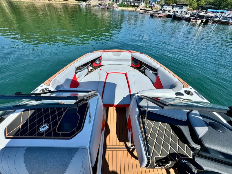 Slide: The Image of Nautique Super Air Nautique GS22 2021 - 19