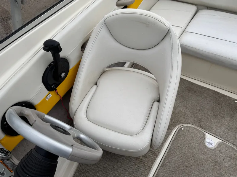 Slide: The Image of Maxum 1800 SR 2004 - 17